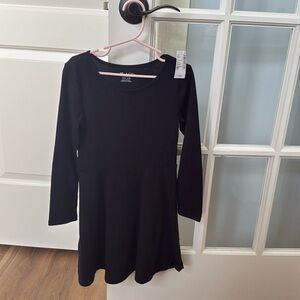 NWT The Children's Place girls long sleeve black dress, size 5-6